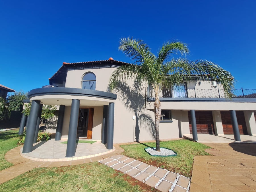 5 Bedroom Property for Sale in Roylglen Gardens Northern Cape